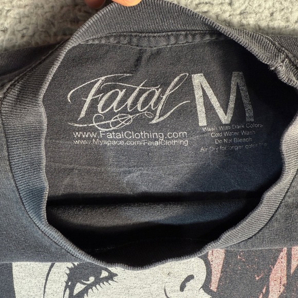 Y2K Fatal Clothing T-Shirt Size Medium 2000s Perfectly Faded Tattoo Double Sided - Picture 5 of 9